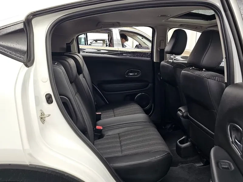 Honda Hr-v 1.8, снимка 12 - Автомобили и джипове - 55727234
