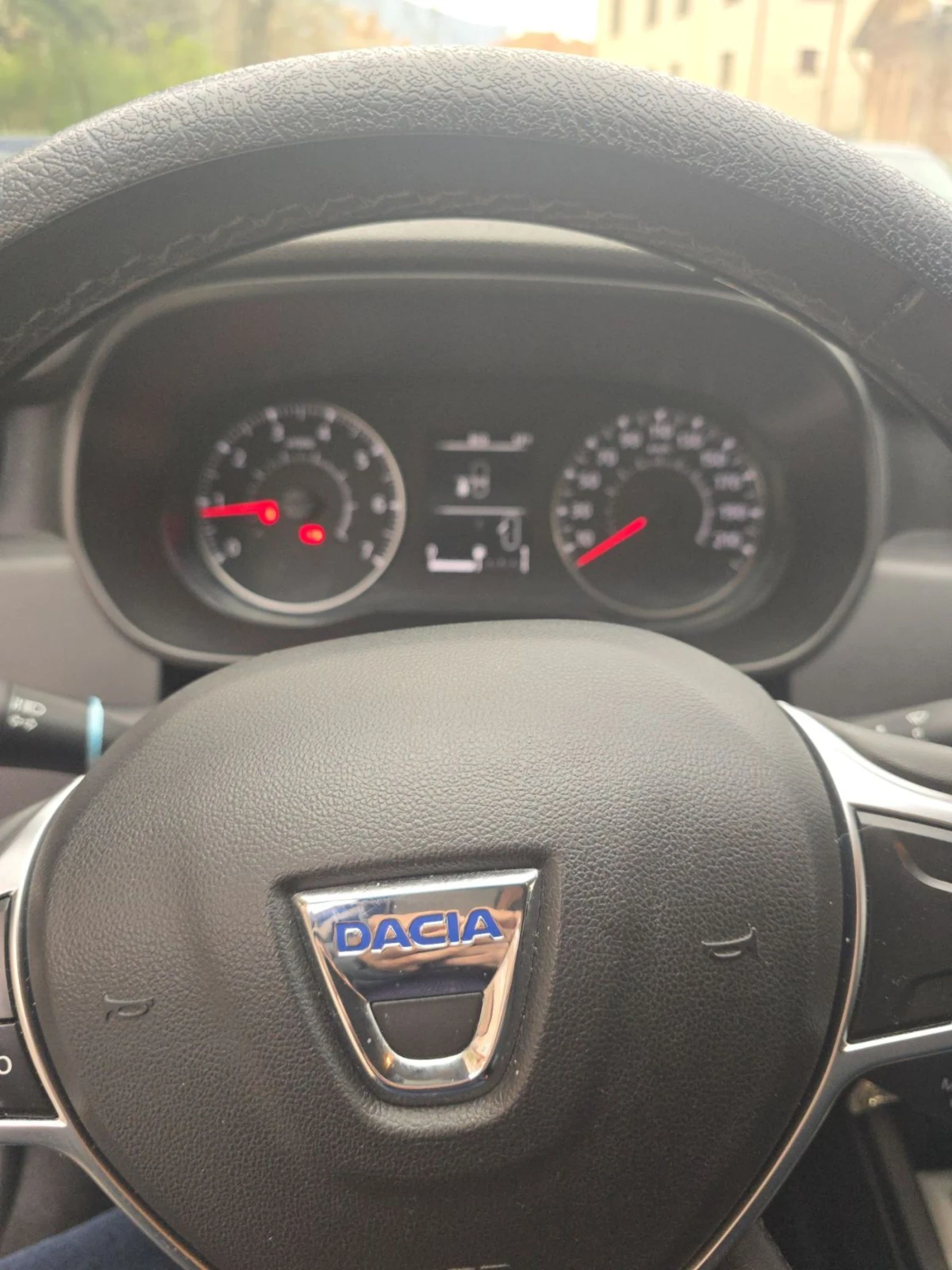 Dacia Duster 1.6 газ/бензин - изображение 6