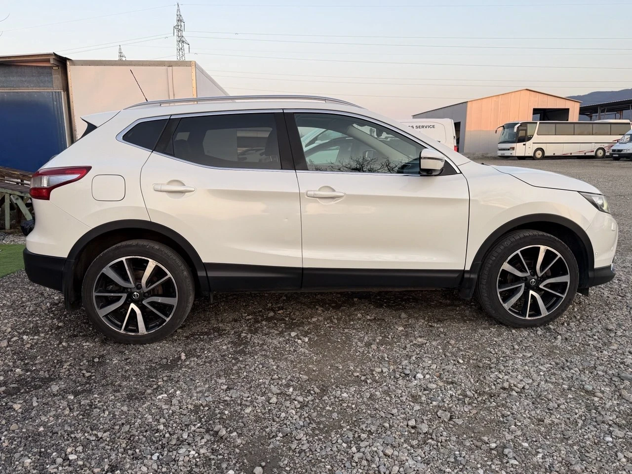 Nissan Qashqai 1.6 DCI 131кс/ Камера360/KEYLESS/Панорама/ Tekna, снимка 5 - Автомобили и джипове - 53738423