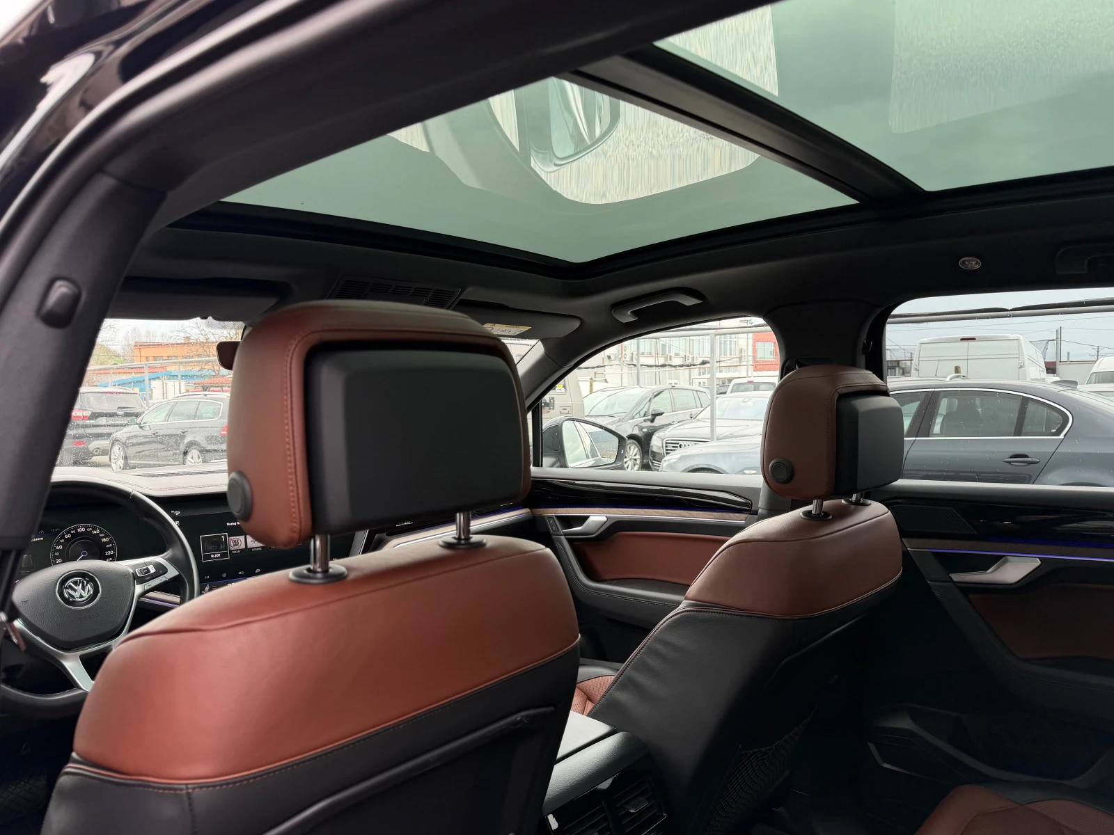 VW Touareg R-line V6 TDI 4MOTION-всички екстри за модела, снимка 11 - Автомобили и джипове - 53963532