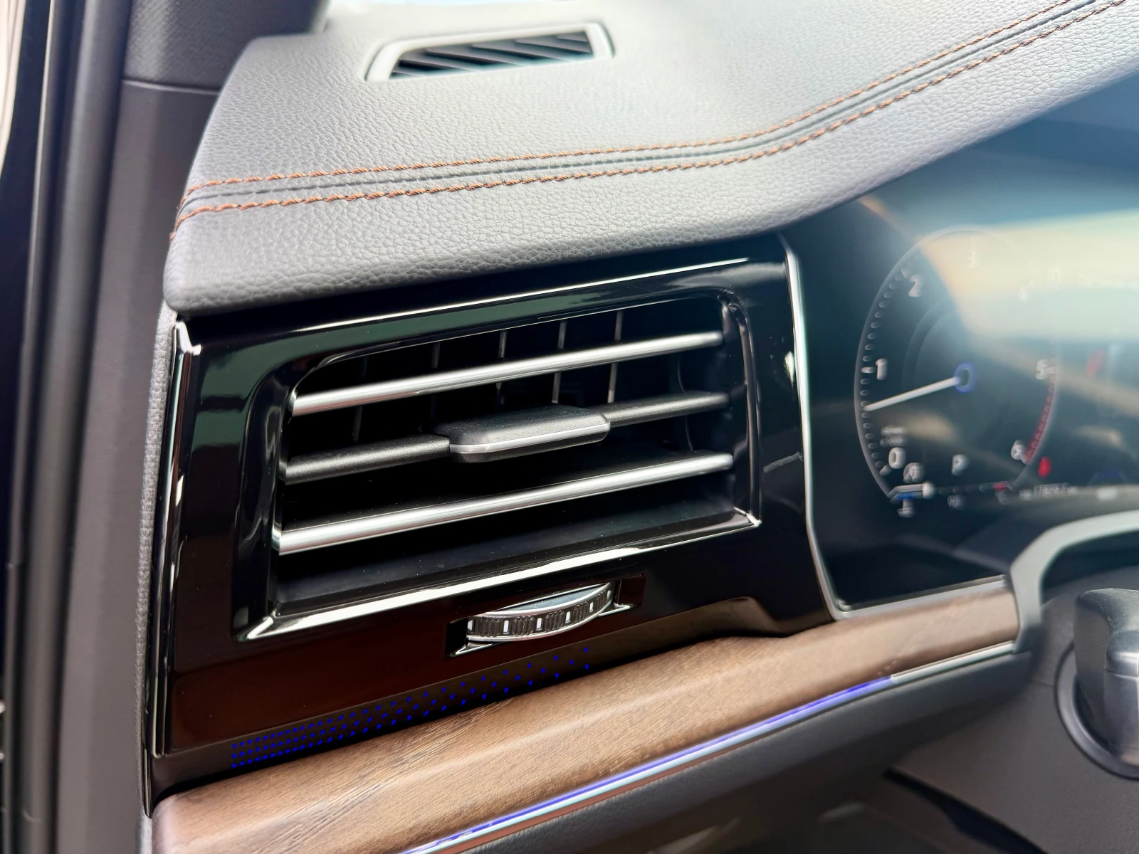 VW Touareg R-line V6 TDI 4MOTION-всички екстри за модела, снимка 14 - Автомобили и джипове - 53963532