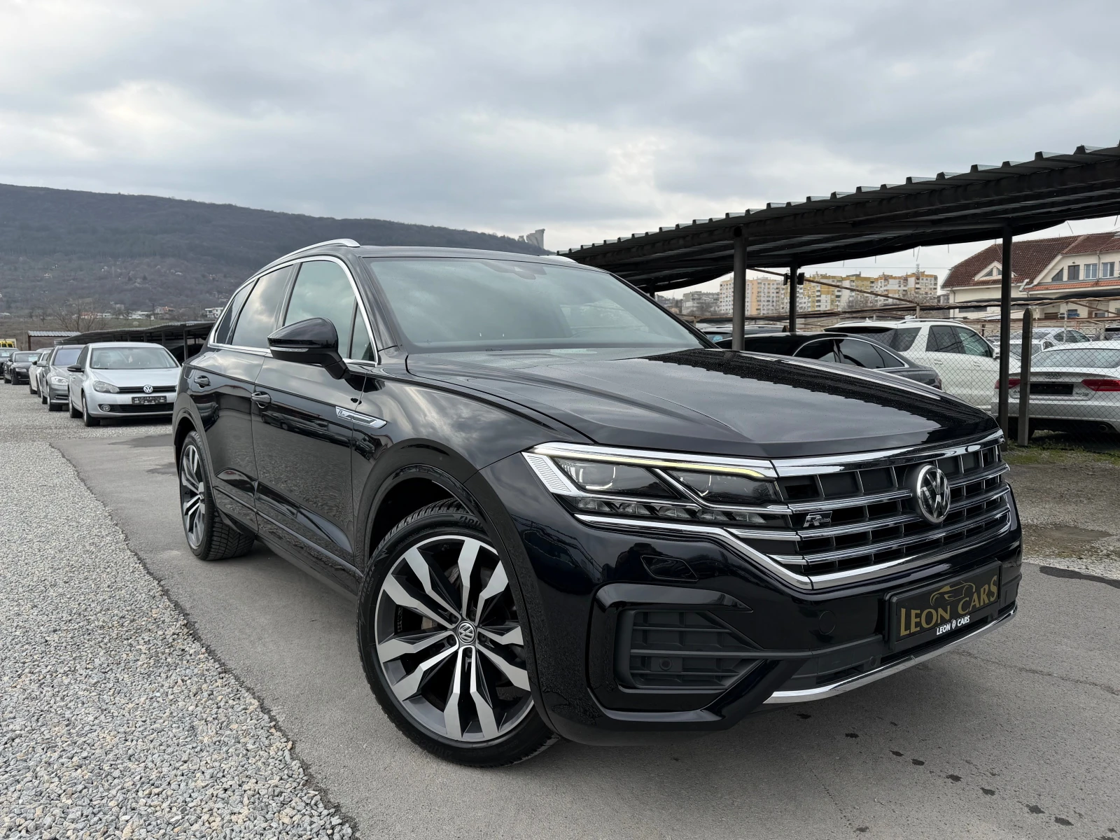 VW Touareg R-line V6 TDI 4MOTION-всички екстри за модела, снимка 3 - Автомобили и джипове - 53963532