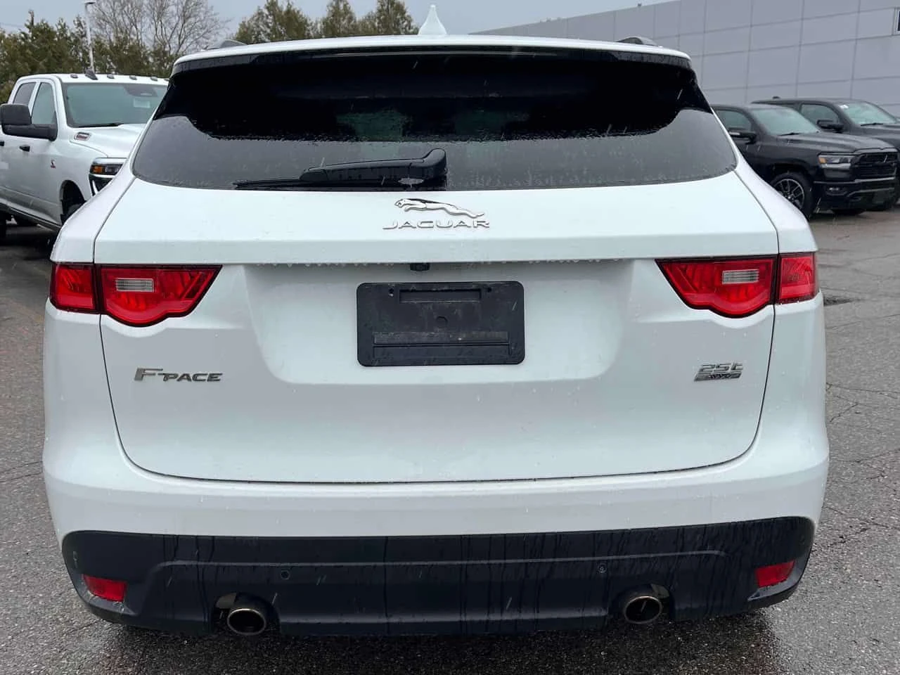 Jaguar F-PACE * Prestige * CARFAX * ЦЕНА ДО БГ, снимка 5 - Автомобили и джипове - 54113182
