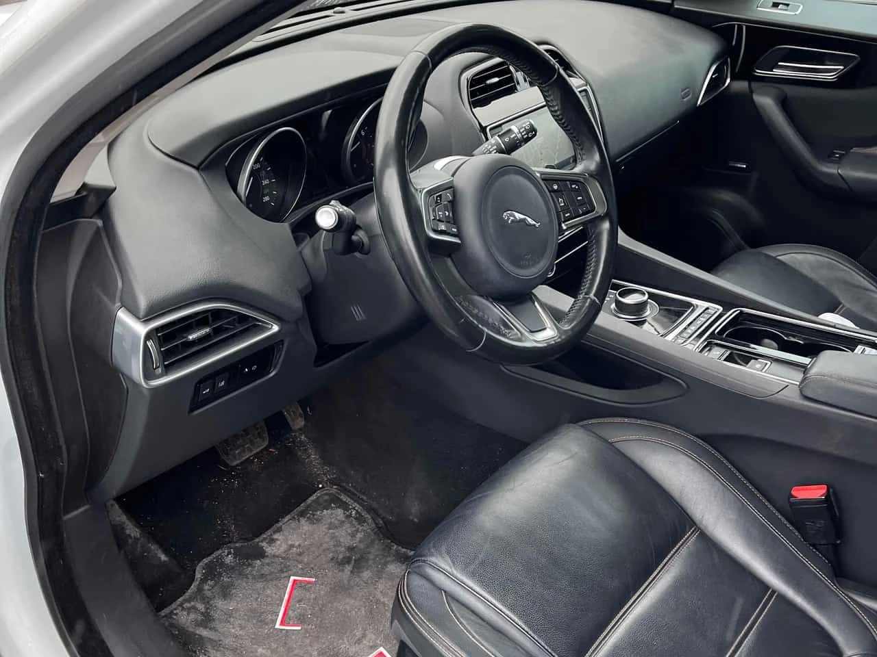 Jaguar F-PACE * Prestige * CARFAX * ЦЕНА ДО БГ, снимка 6 - Автомобили и джипове - 54113182