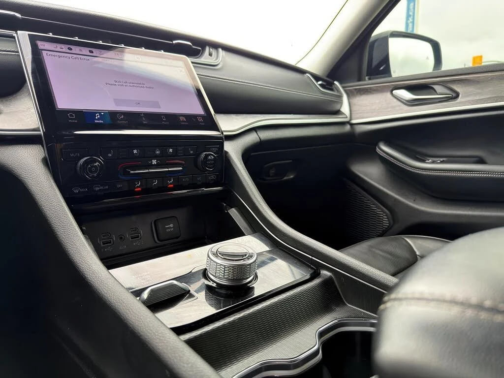 Jeep Grand cherokee  L* Limited* 4WD* АвтоКредит* (ЦЕНА ДО БГ), снимка 13 - Автомобили и джипове - 54208338