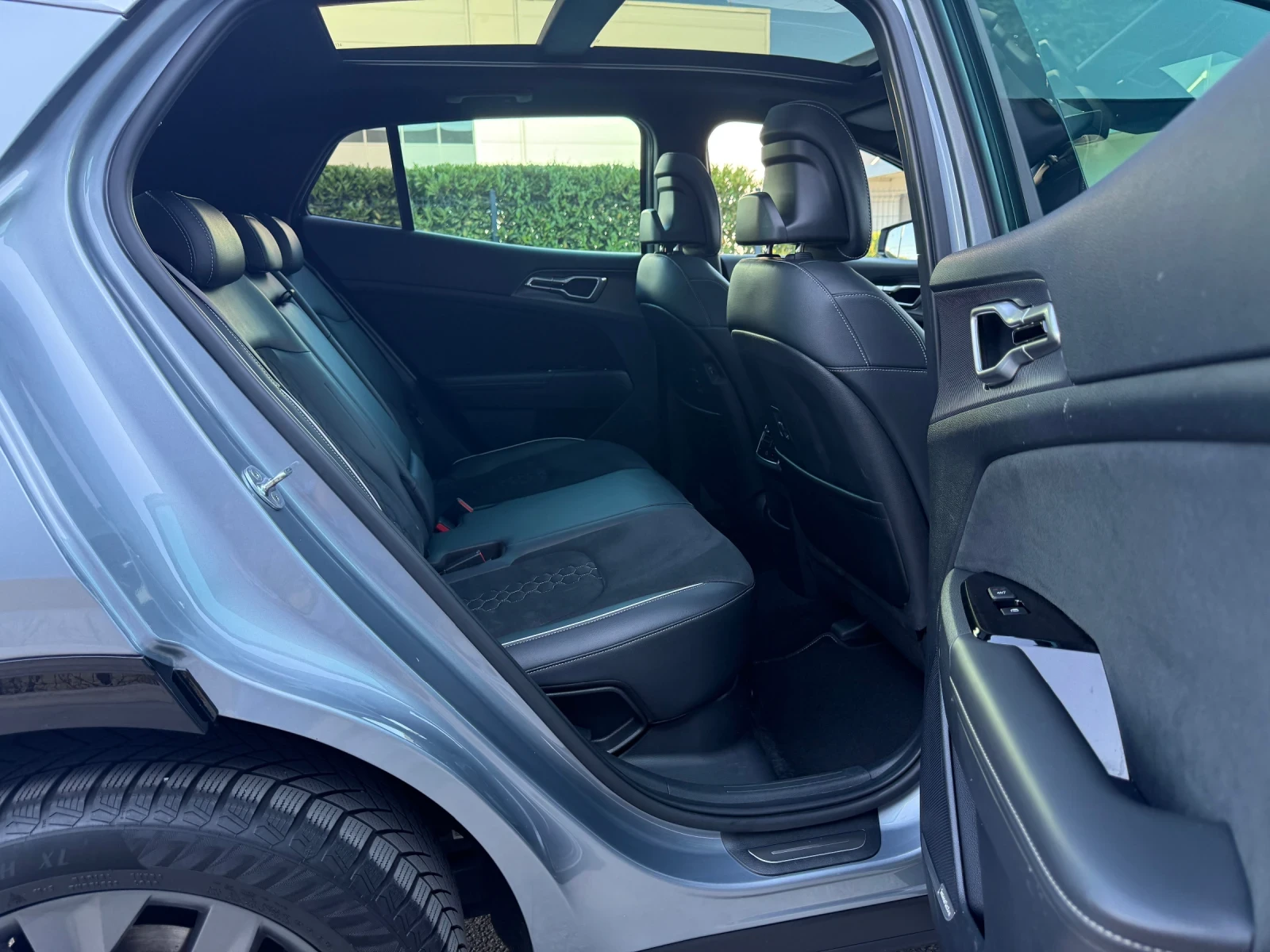 Kia Sportage 1.6HEV 230кс/GTLINE/ПОДГРЕВ/360/DISTRONIC/ИСТОРИЯ/, снимка 11 - Автомобили и джипове - 55598153