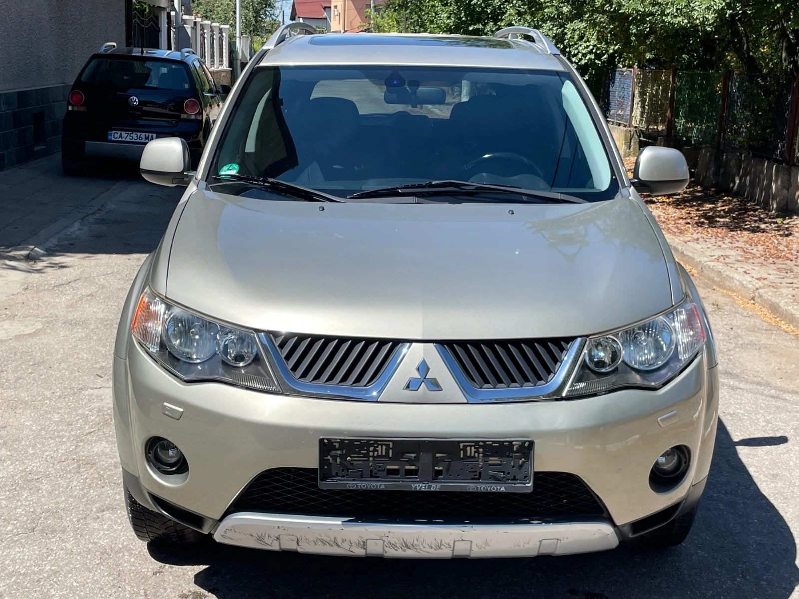 Mitsubishi Outlander 2.4i* automat* 4x4* FULL, снимка 3 - Автомобили и джипове - 55725684