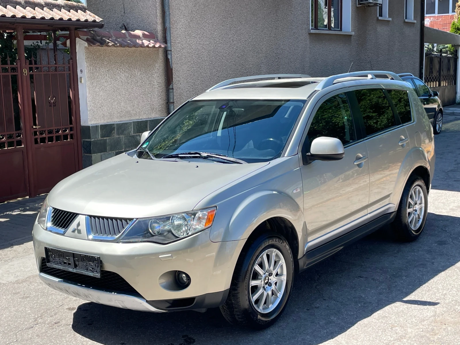 Mitsubishi Outlander 2.4i* automat* 4x4* FULL