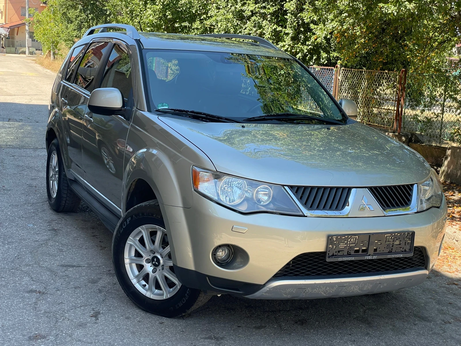 Mitsubishi Outlander 2.4i* automat* 4x4* FULL, снимка 4 - Автомобили и джипове - 55725684