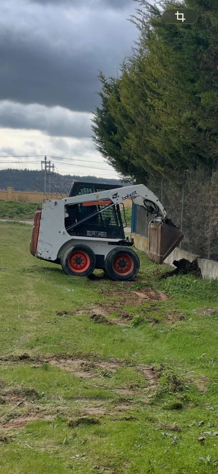 Мини челни товарачи Bobcat 751