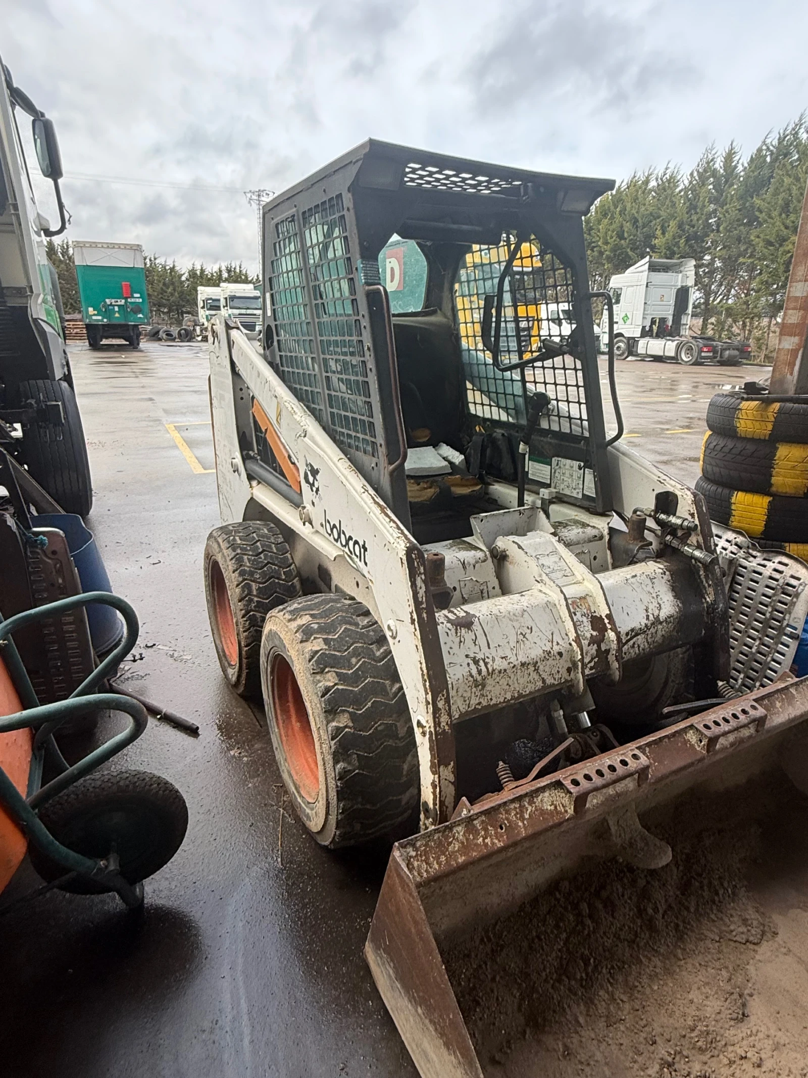 Мини челни товарачи Bobcat 751 - изображение 5