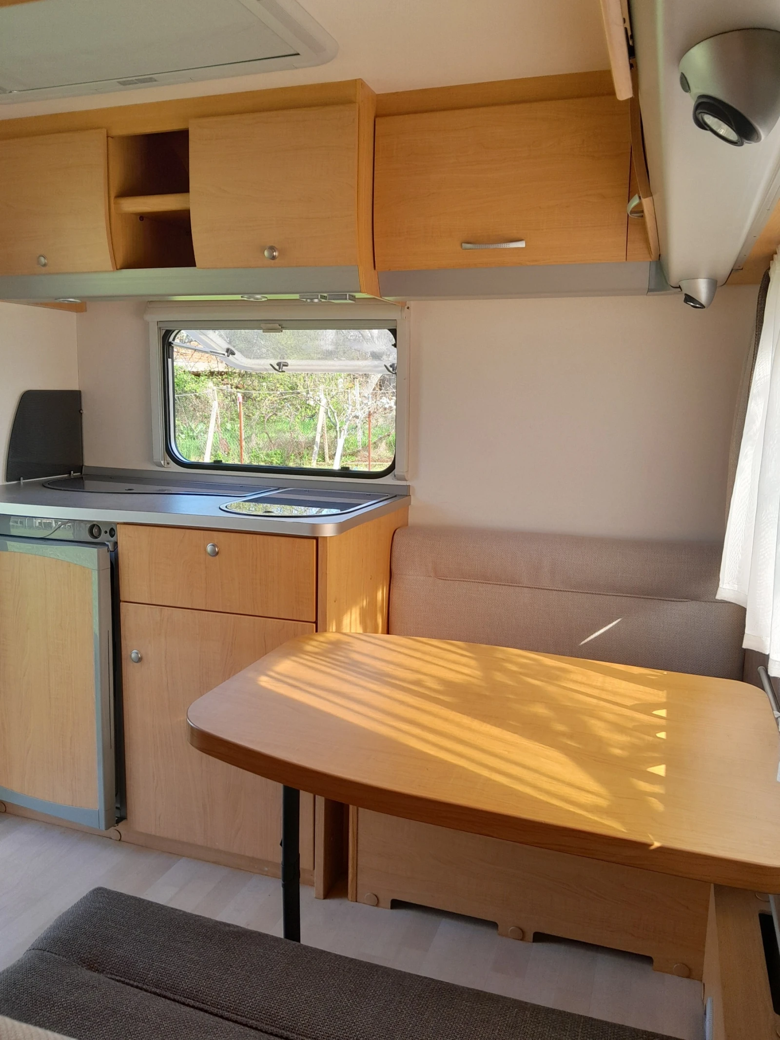 Каравана Knaus Sudvind, снимка 10 - Каравани и кемпери - 54196594