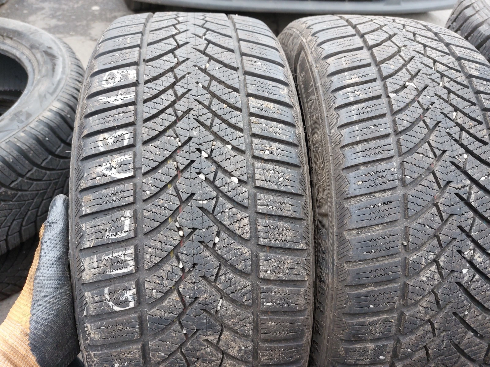 ���� 225/40R18 | Mobile.bg � ����������� 2