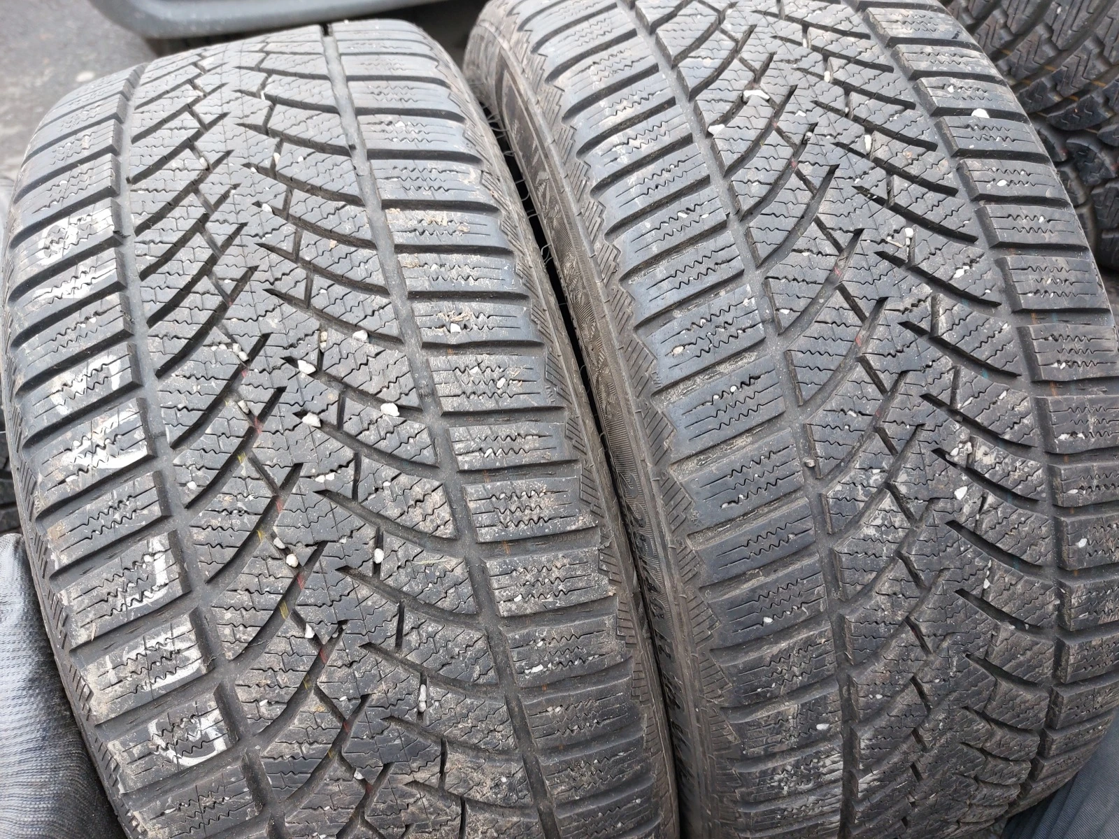 ���� 225/40R18 | Mobile.bg � ����������� 1