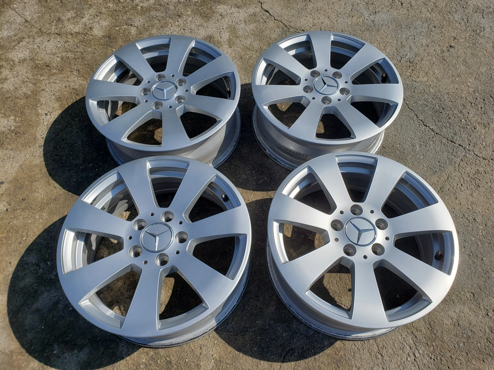 Джанти за Mercedes-Benz, снимка 3 - Гуми и джанти - 53734082