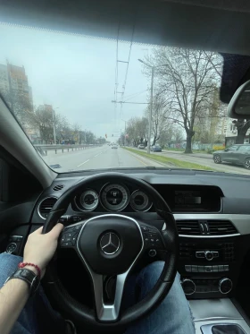 Mercedes-Benz C 220 ОТЛИЧНО СЪСТОЯНИЕ, снимка 8