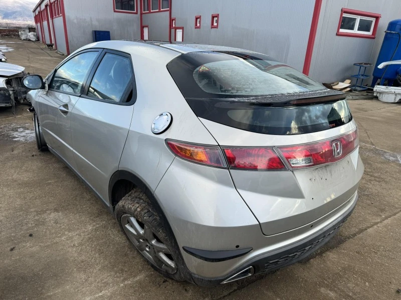 Honda Civic 1.8, снимка 3 - Автомобили и джипове - 44042028