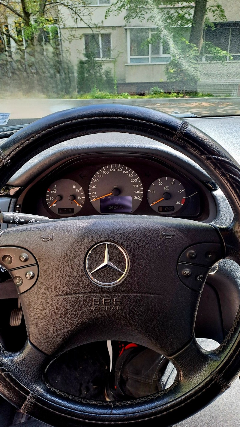 Mercedes-Benz E 320 Е320, снимка 8 - Автомобили и джипове - 45305654