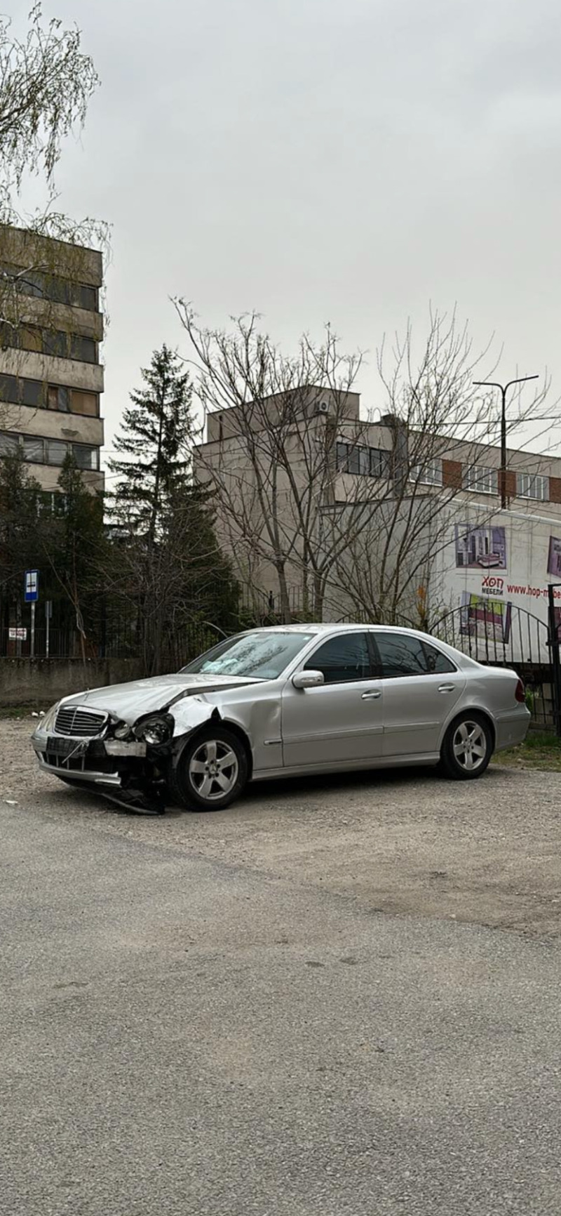 Mercedes-Benz E 220, снимка 1 - Автомобили и джипове - 46353642