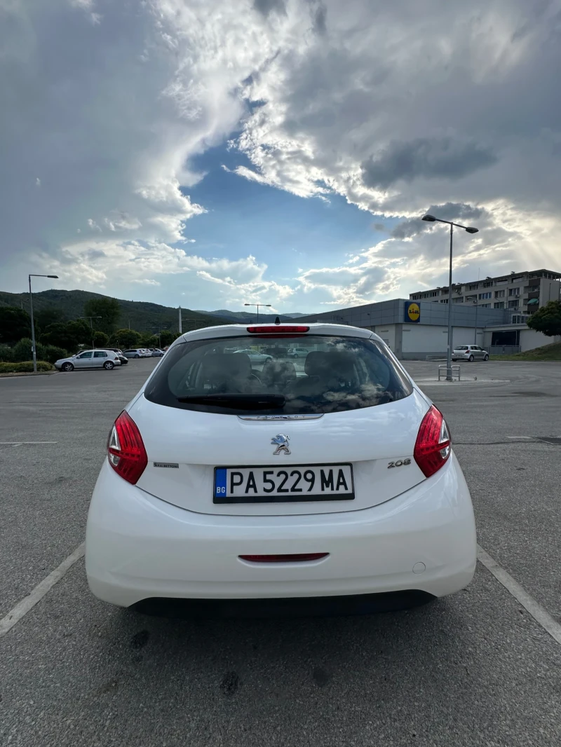 Peugeot 208 1.2i, снимка 3 - Автомобили и джипове - 47842667