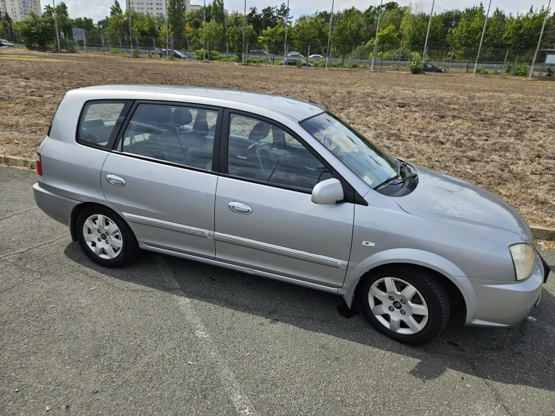 Kia Carens, снимка 10 - Автомобили и джипове - 47608860