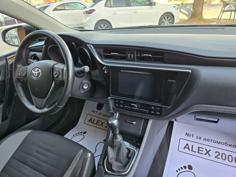 Toyota Auris 1.6 D4D, снимка 7 - Автомобили и джипове - 47746788