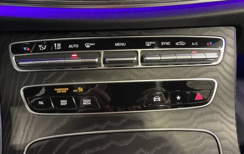 Mercedes-Benz E 53 AMG 4Matic+ , снимка 9 - Автомобили и джипове - 52822013