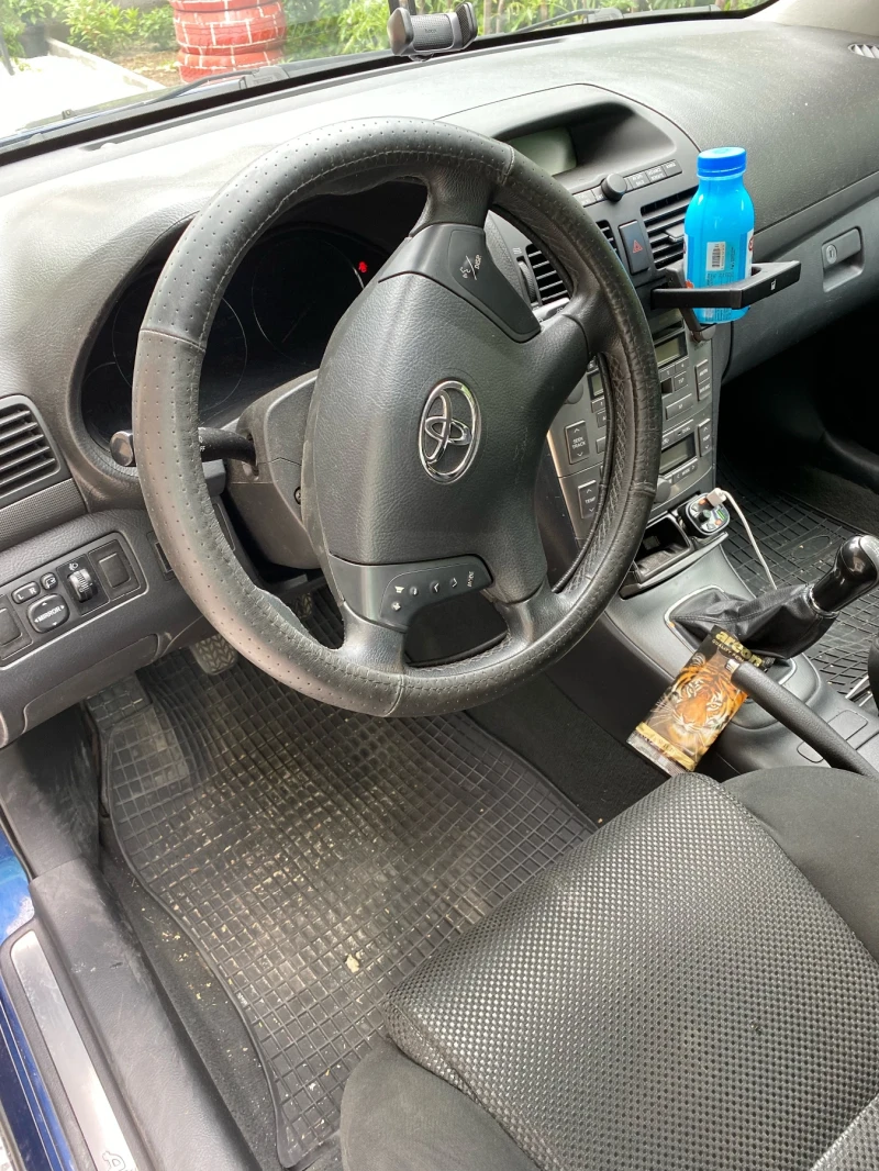 Toyota Avensis 1, 8, снимка 3 - Автомобили и джипове - 53024350