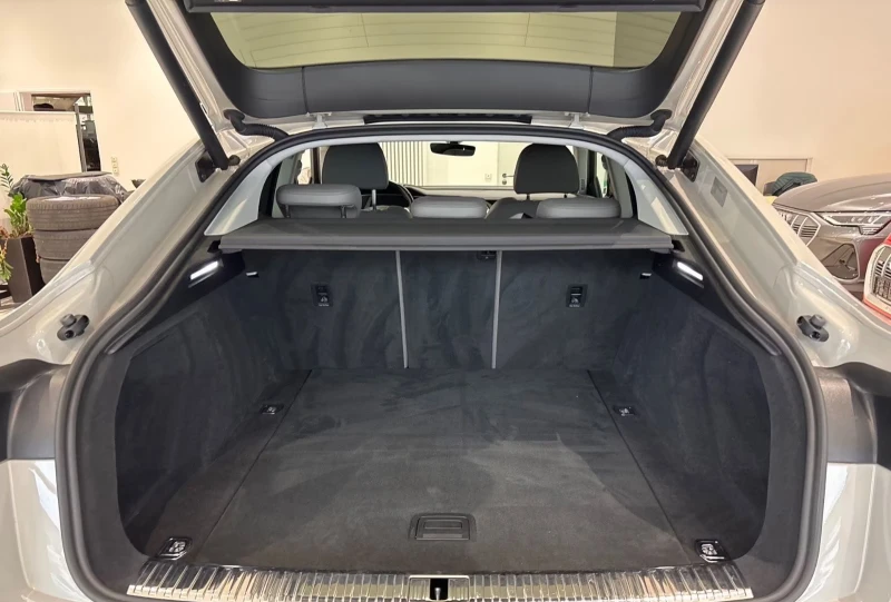 Audi E-Tron 55/408HP/SPORTBACK/QUATTRO/CAM/ACC/LED/HUD/868vv, снимка 5 - Автомобили и джипове - 53166009