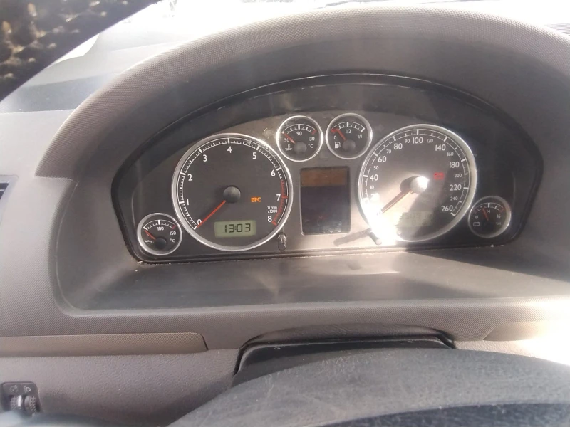 VW Sharan, снимка 10 - Автомобили и джипове - 53413562