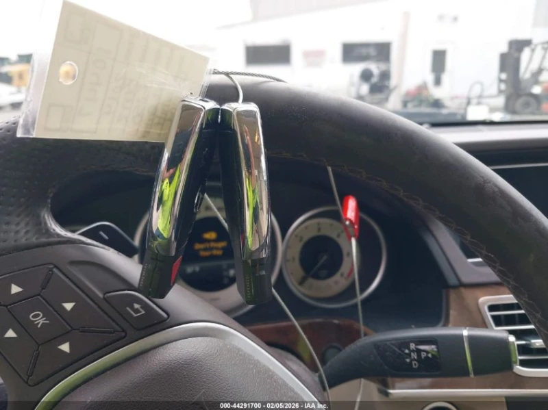 Mercedes-Benz E 250 2.1l Bluetec, снимка 11 - Автомобили и джипове - 53577307