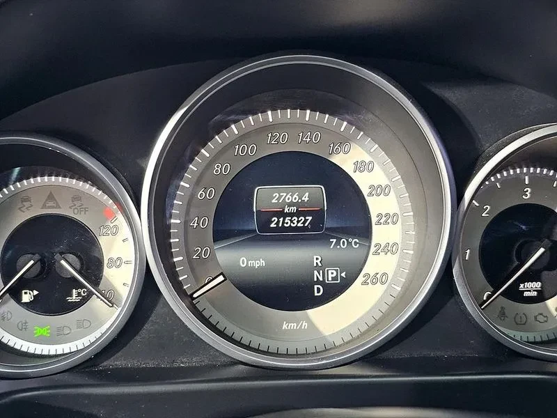 Mercedes-Benz E 220 Cdi Avantgarde - изображение 7