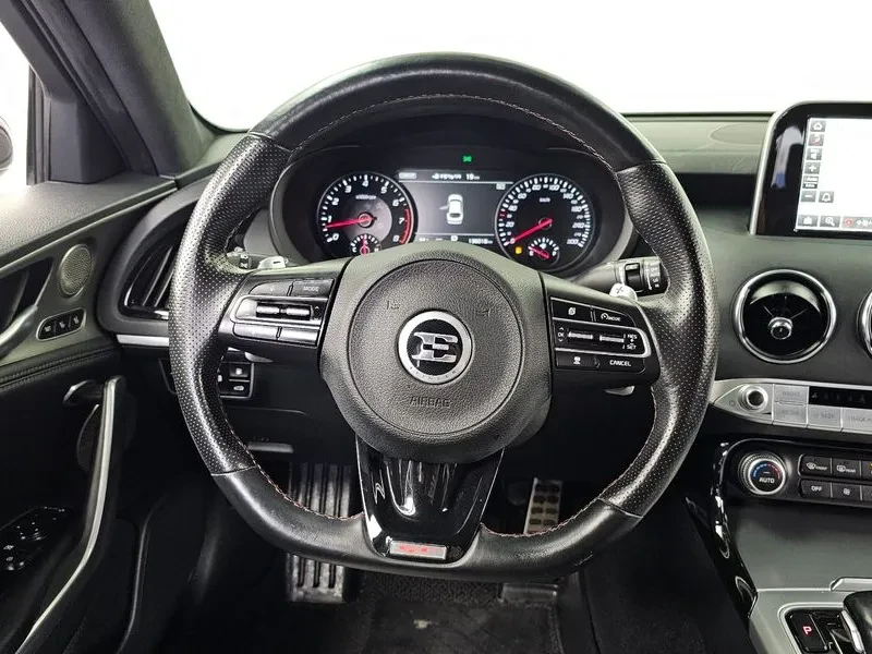Kia Stinger 3.3 Turbo Awd Gt, снимка 13 - Автомобили и джипове - 55885367