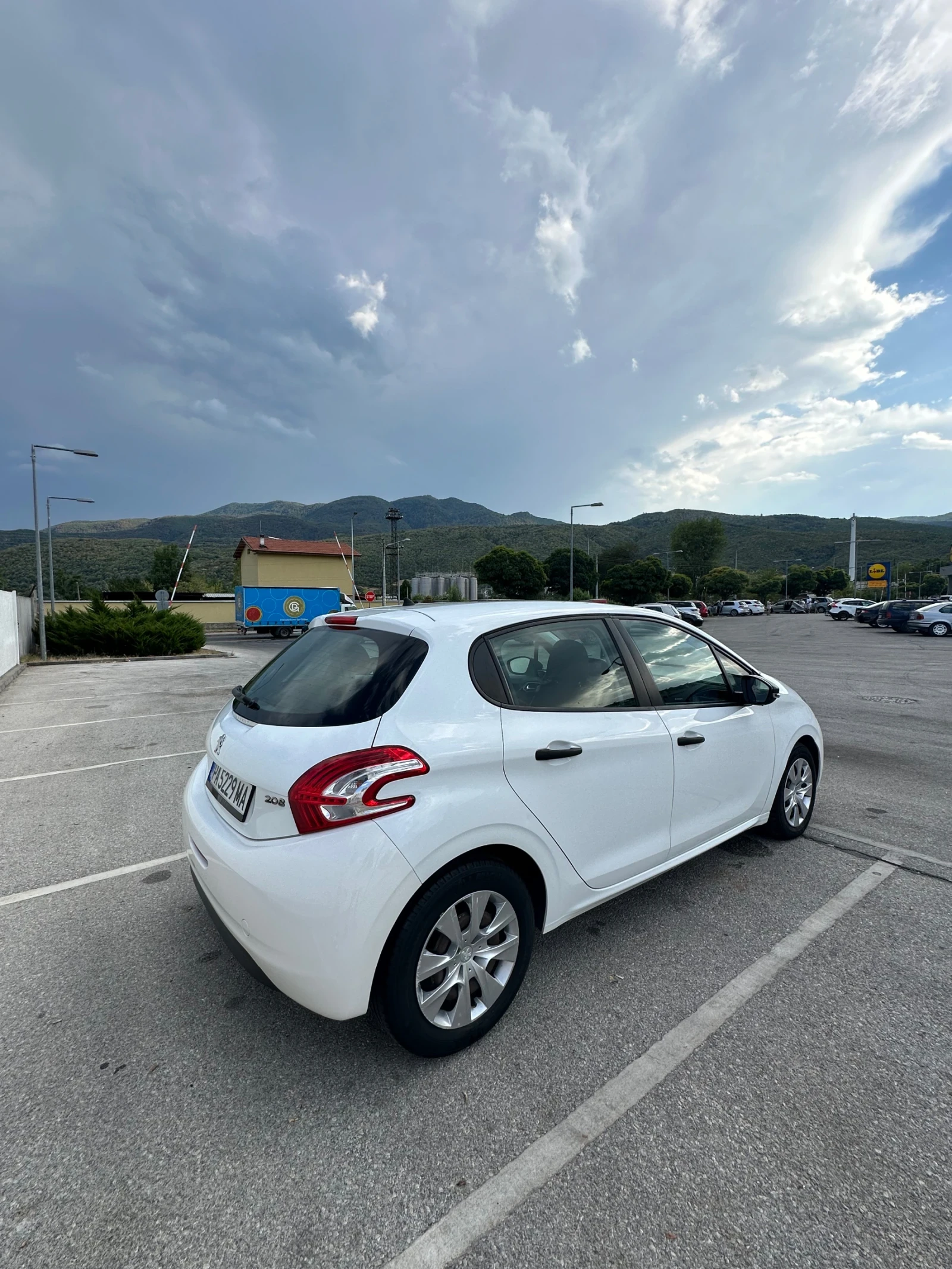 Peugeot 208 1.2i - изображение 2