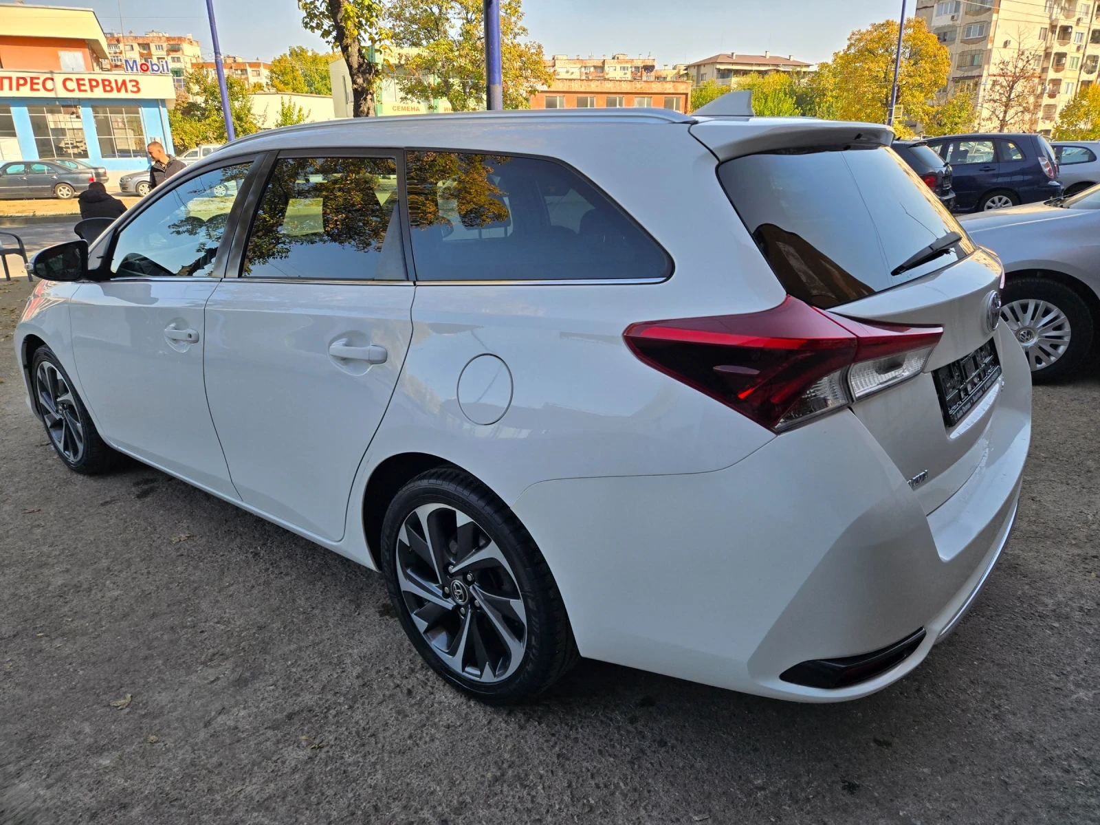 Toyota Auris 1.6 D4D - изображение 4