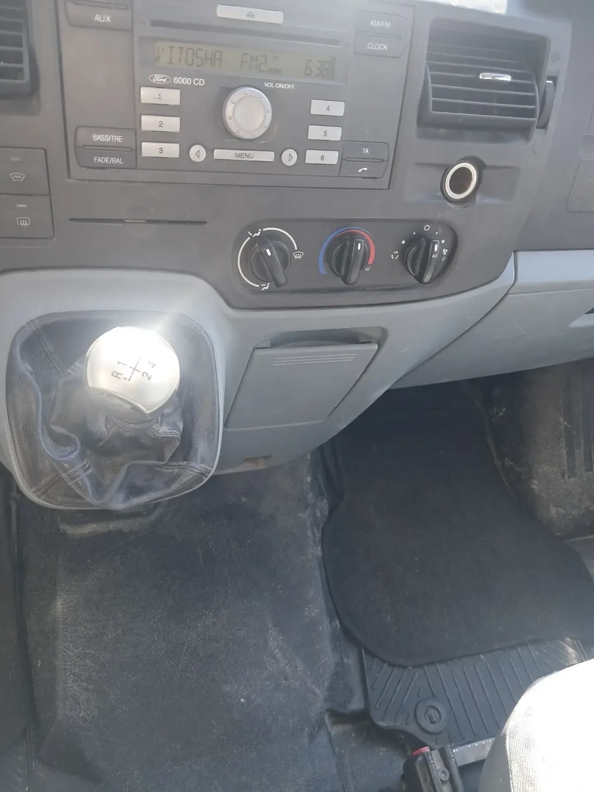 Ford Tourneo Connect 2.2 tdci, снимка 9 - Автомобили и джипове - 53467107
