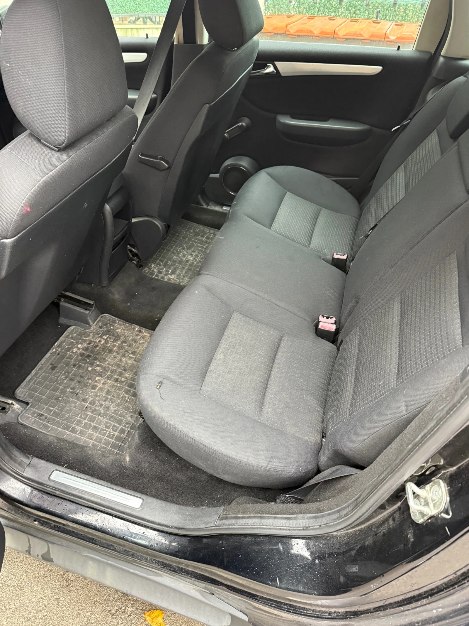 Mercedes-Benz B 180 B180 - изображение 4