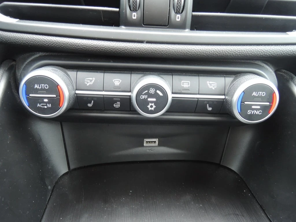 Alfa Romeo Giulia * TI* AWD* * CARFAX * ���� �� �� | Mobile.bg � ����������� 13