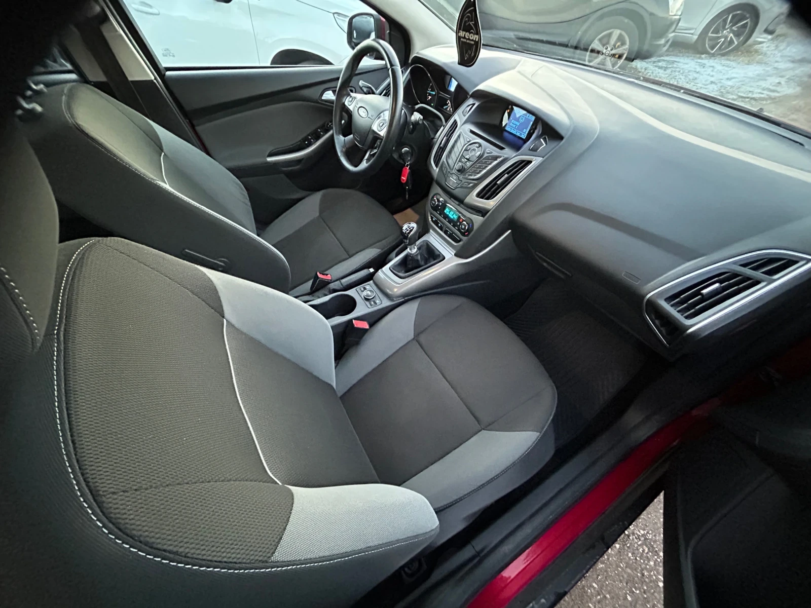 Ford Focus 1.6HDi/EURO 5/6 СКОРОСТИ/116К.С./БОРДО МЕТАЛИК - изображение 9