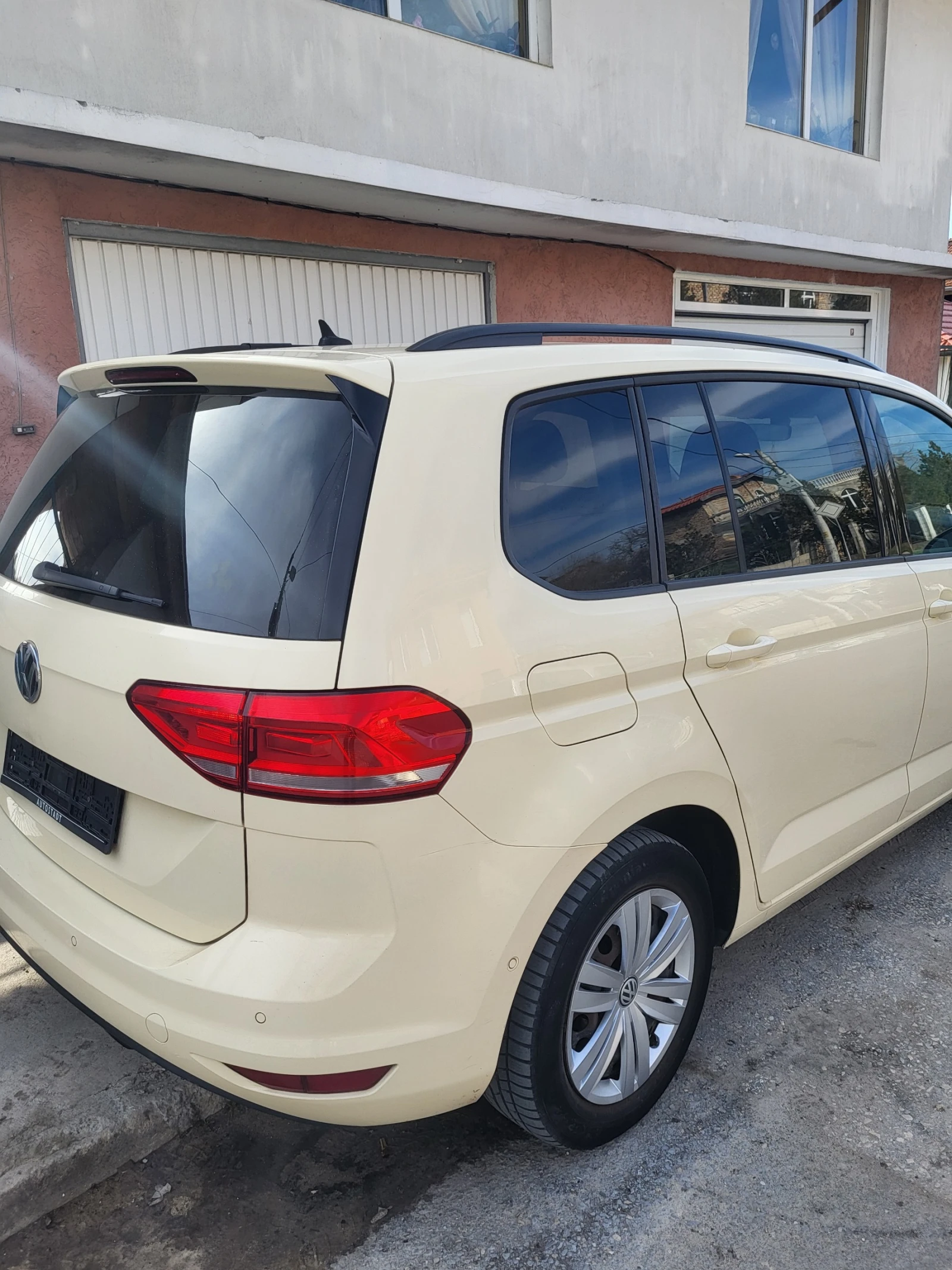 VW Touran 2.0 TDI , снимка 6 - Автомобили и джипове - 53838951