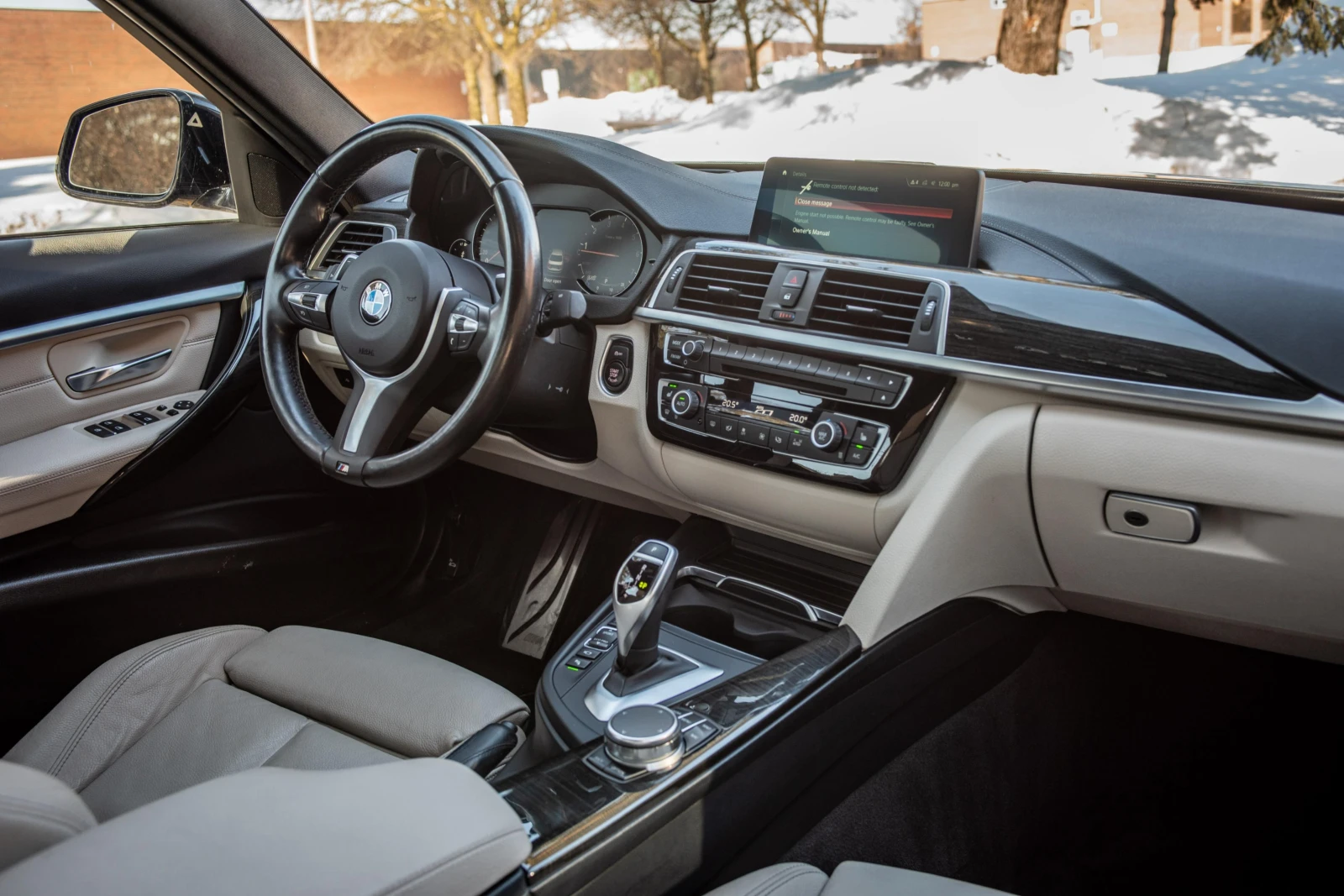 BMW 330 * M-Sport* xDrive* ПОДГРЕВ* ШИБИДАХ* HEAD-UP* FULL, снимка 8 - Автомобили и джипове - 53894430