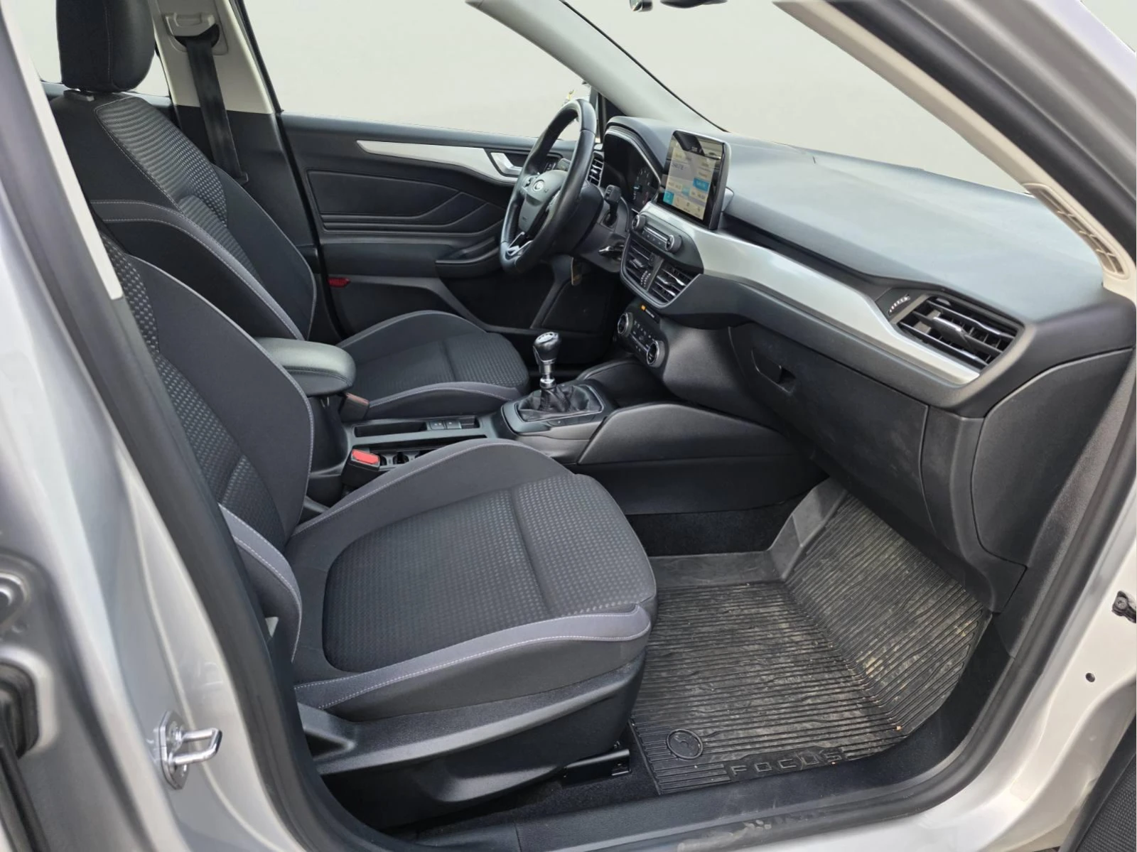 Ford Focus 1.0 EcoBoost, снимка 9 - Автомобили и джипове - 54108394