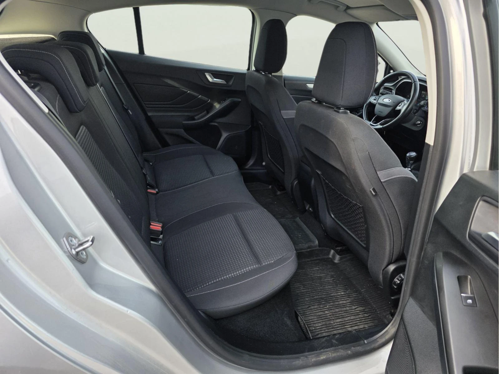 Ford Focus 1.0 EcoBoost, снимка 10 - Автомобили и джипове - 54108394