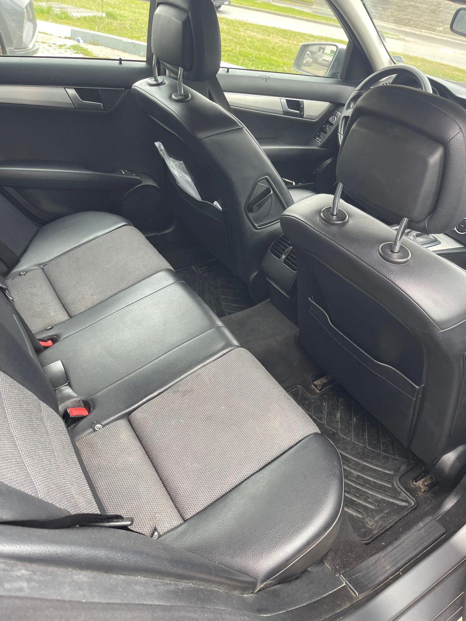 Mercedes-Benz C 220 ОТЛИЧНО СЪСТОЯНИЕ, снимка 7 - Автомобили и джипове - 54117087