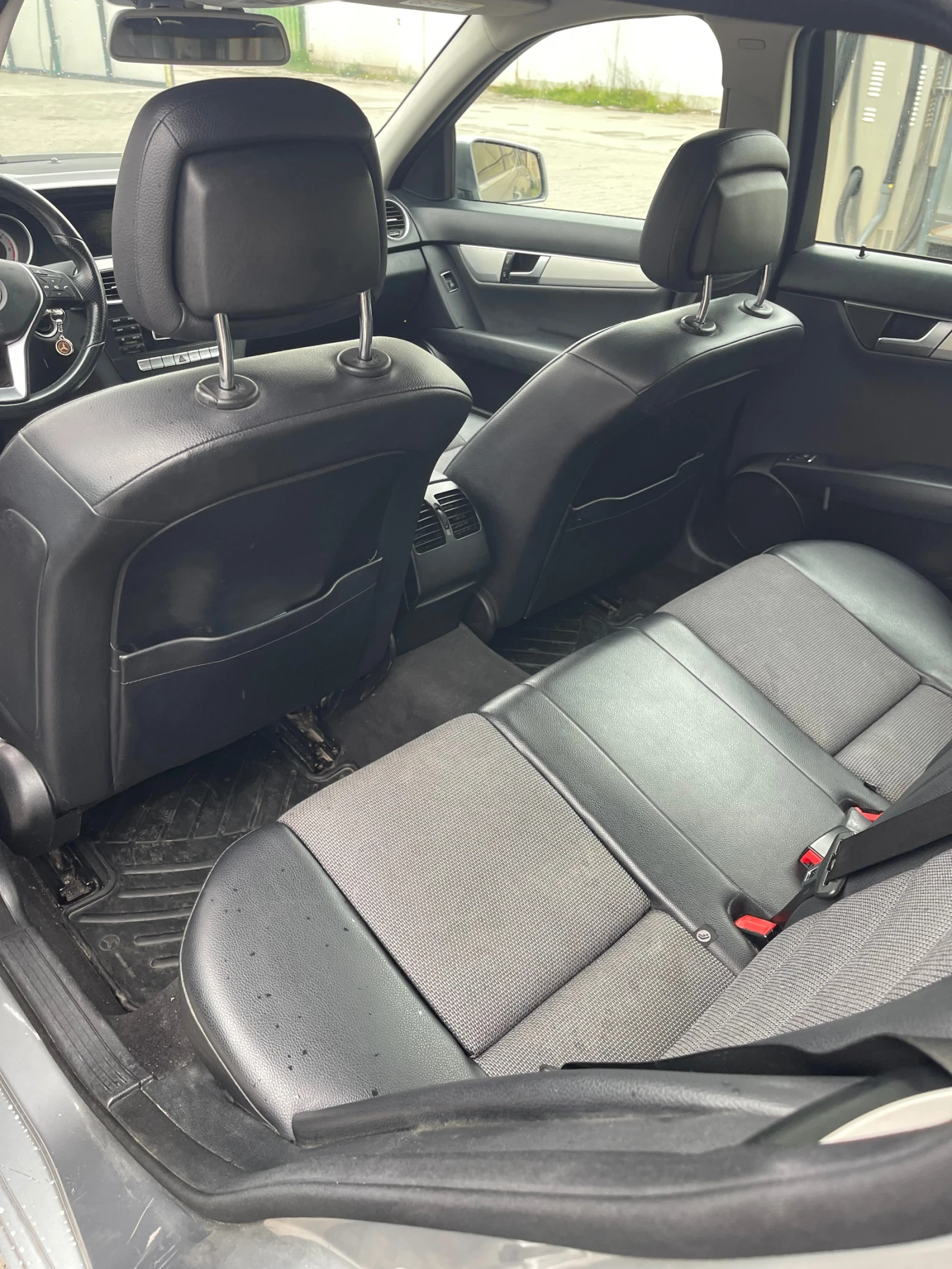 Mercedes-Benz C 220 ОТЛИЧНО СЪСТОЯНИЕ, снимка 6 - Автомобили и джипове - 54117087