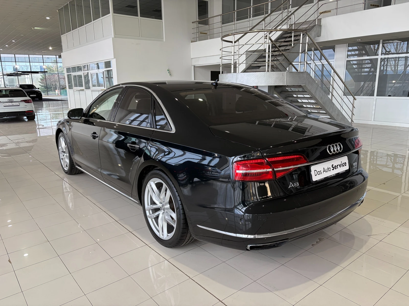 Audi A8 V8 4.2 TDI | Matrix | HUD | Massage | Air, снимка 7 - Автомобили и джипове - 54204750