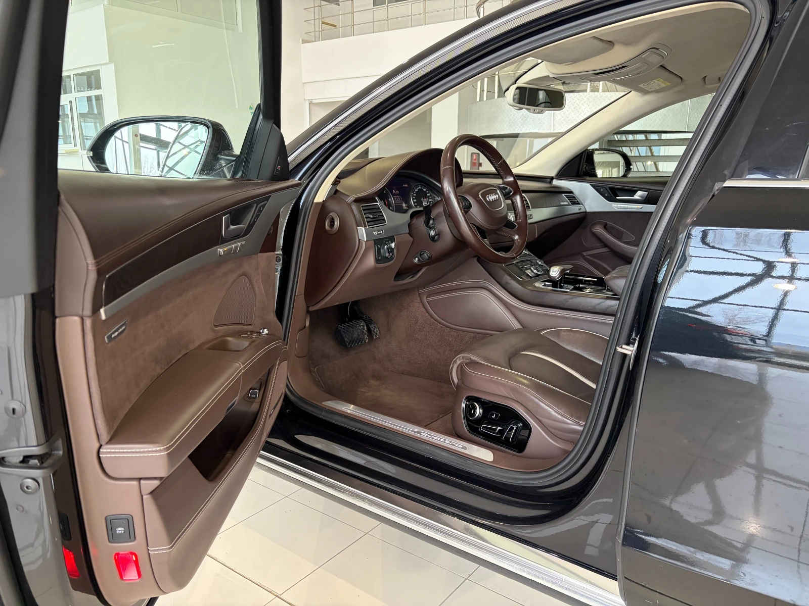 Audi A8 V8 4.2 TDI | Matrix | HUD | Massage | Air, снимка 9 - Автомобили и джипове - 54204750