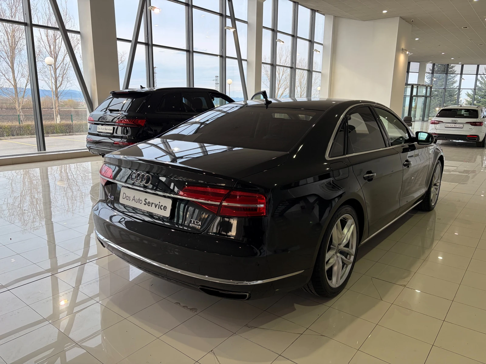 Audi A8 V8 4.2 TDI | Matrix | HUD | Massage | Air, снимка 5 - Автомобили и джипове - 54204750