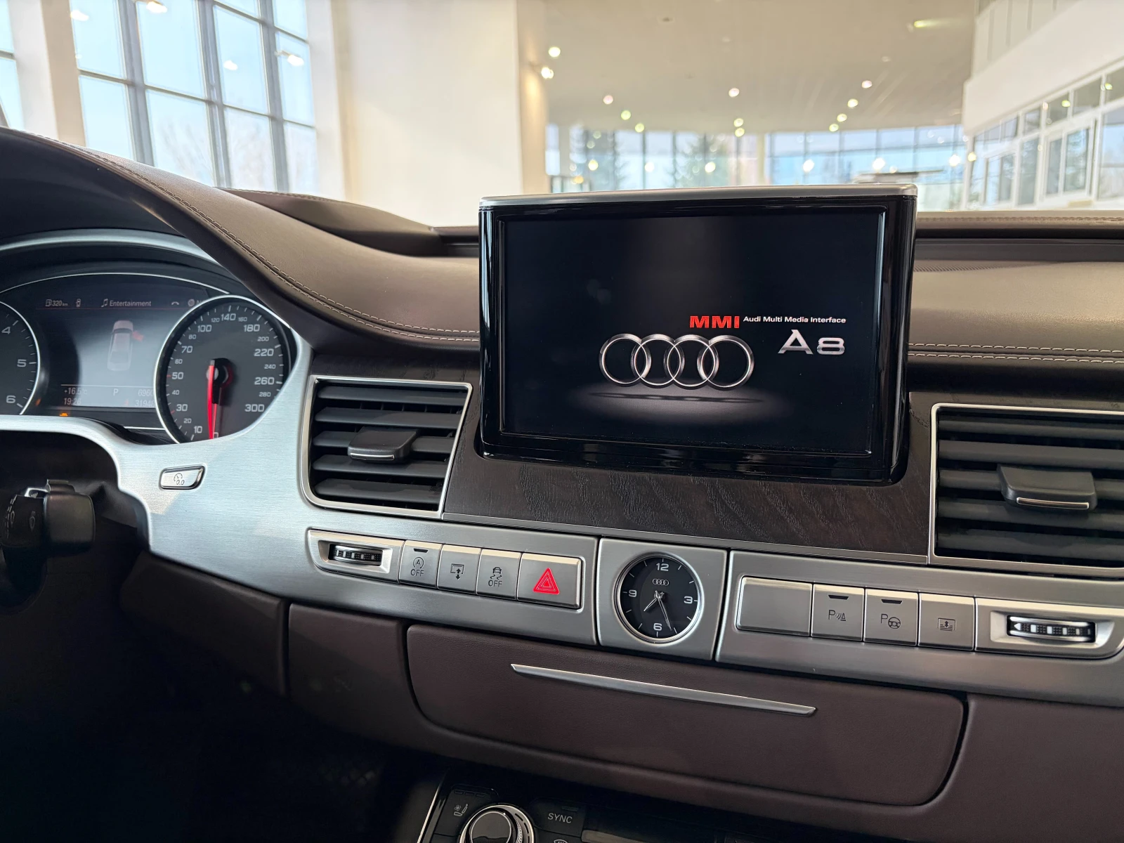 Audi A8 V8 4.2 TDI | Matrix | HUD | Massage | Air, снимка 11 - Автомобили и джипове - 54204750