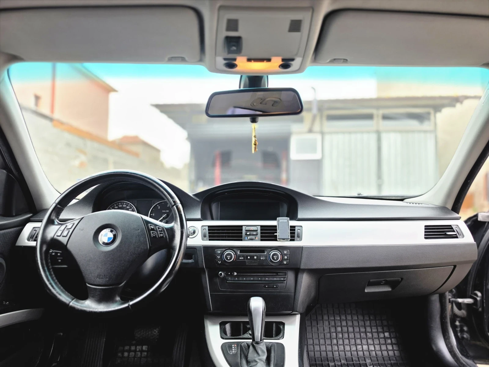 BMW 320, снимка 5 - Автомобили и джипове - 54214141